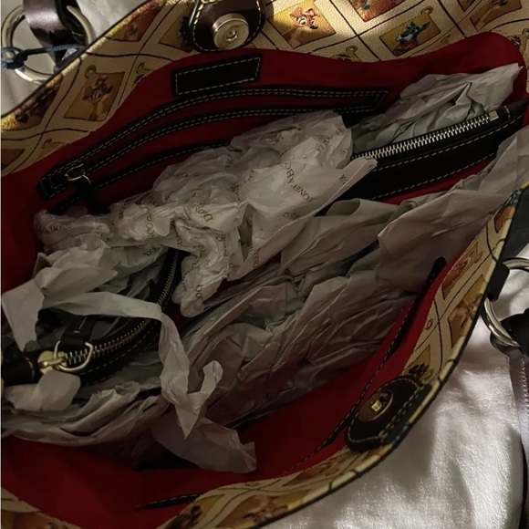 Nwt Dooney and Bourke Disney 2018 Lady and the Tramp tote 🤩 - Picture 4 of 6